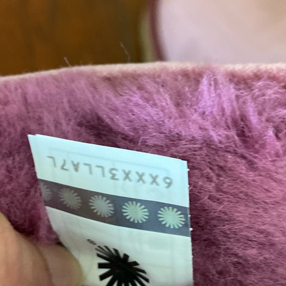 NIB UGGs classic short II velvet boots - Picture 7 of 13